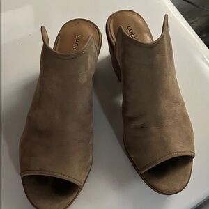 Lucky Brand Tan Ankle Booties. 9.5. $30
